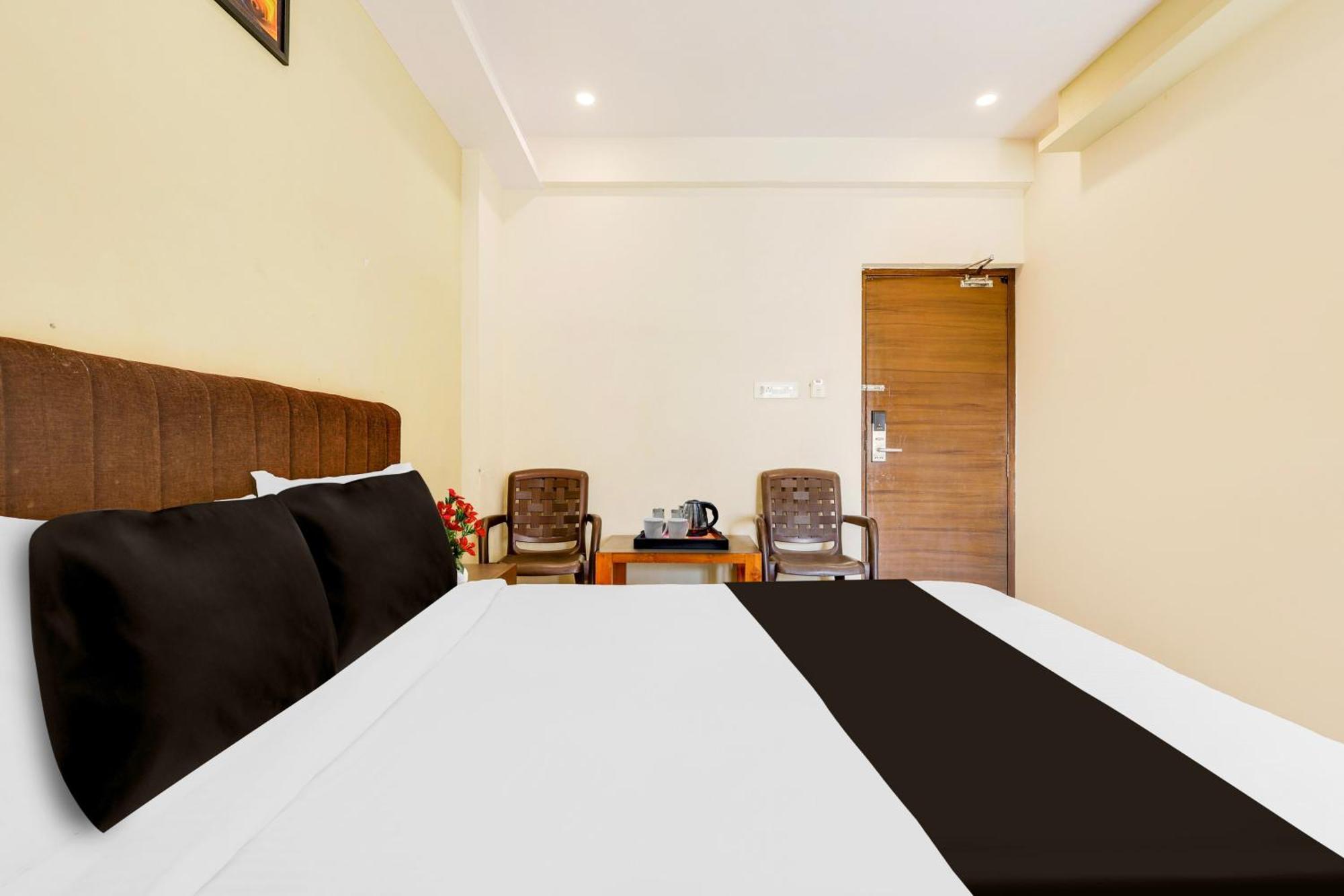 Super Townhouse Dwarka Nagar Near Ramatalkies Ξενοδοχείο Βιζαχαπατνάμ Εξωτερικό φωτογραφία