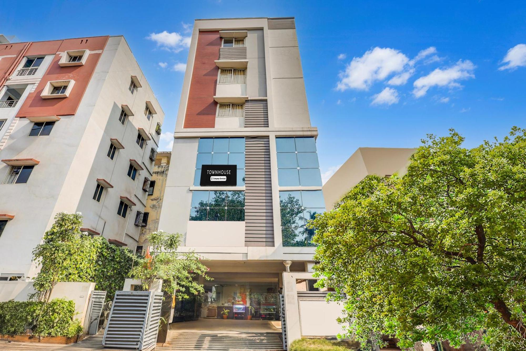 Super Townhouse Dwarka Nagar Near Ramatalkies Ξενοδοχείο Βιζαχαπατνάμ Εξωτερικό φωτογραφία