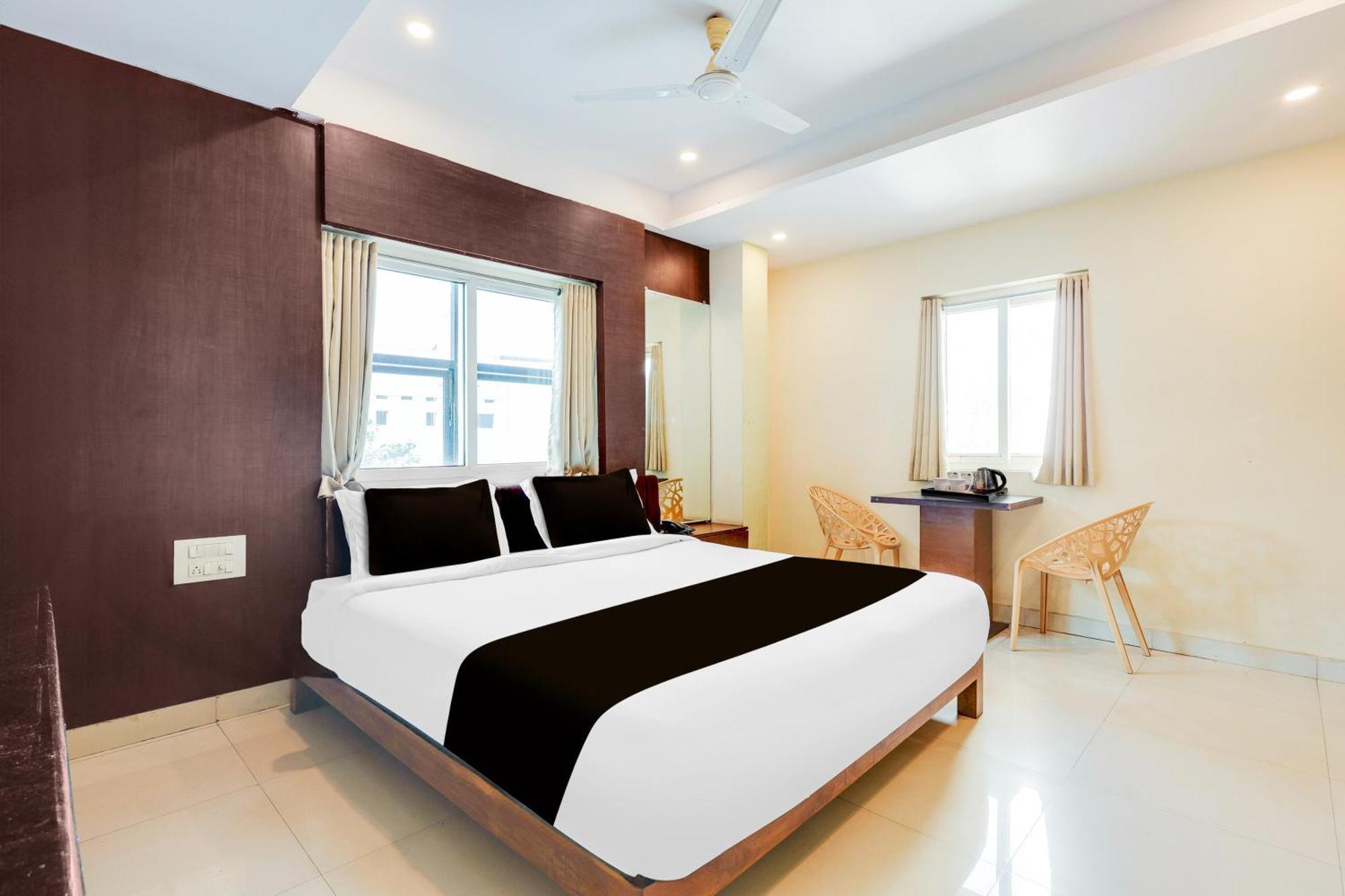 Super Townhouse Dwarka Nagar Near Ramatalkies Ξενοδοχείο Βιζαχαπατνάμ Εξωτερικό φωτογραφία