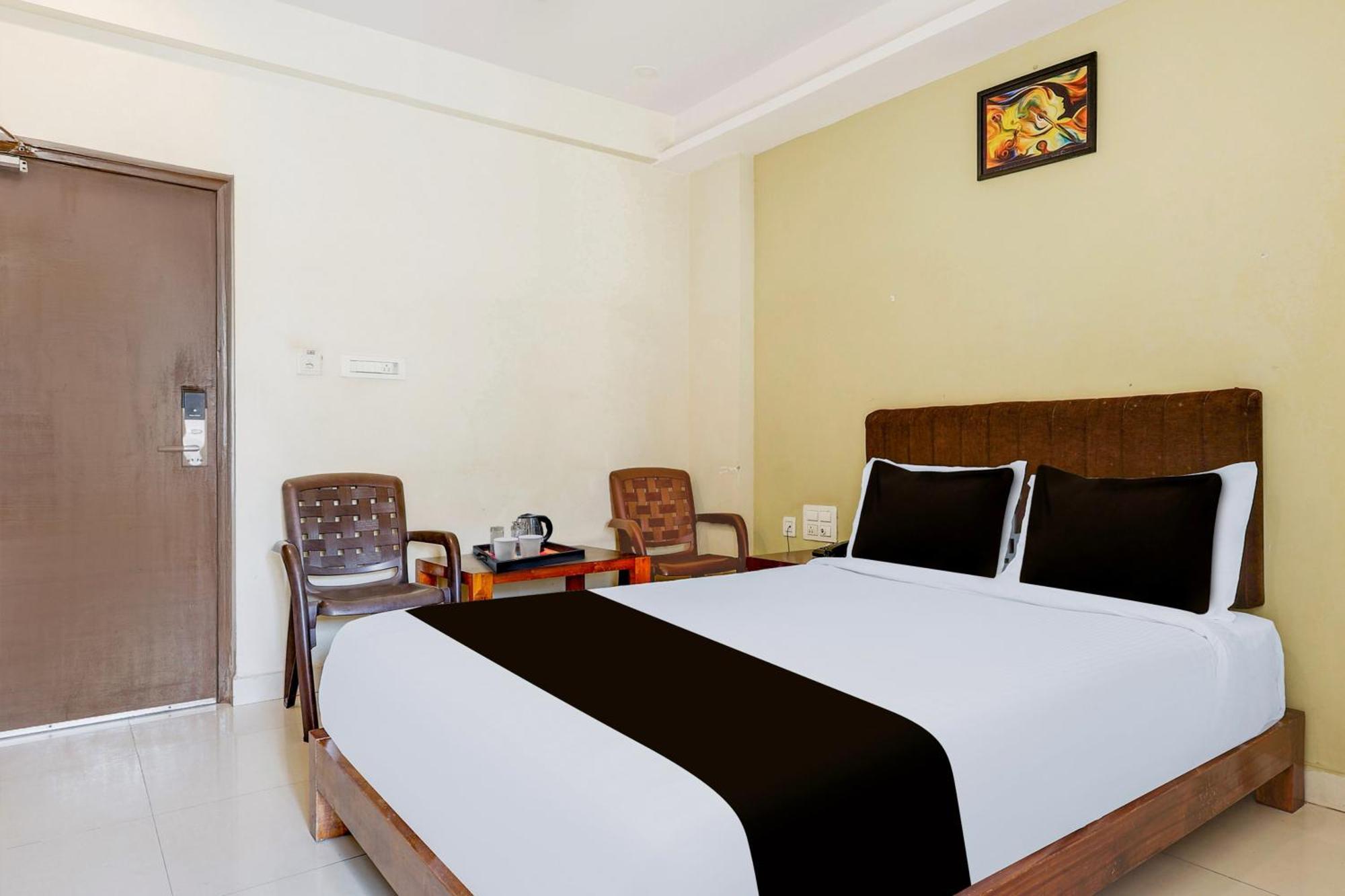 Super Townhouse Dwarka Nagar Near Ramatalkies Ξενοδοχείο Βιζαχαπατνάμ Εξωτερικό φωτογραφία