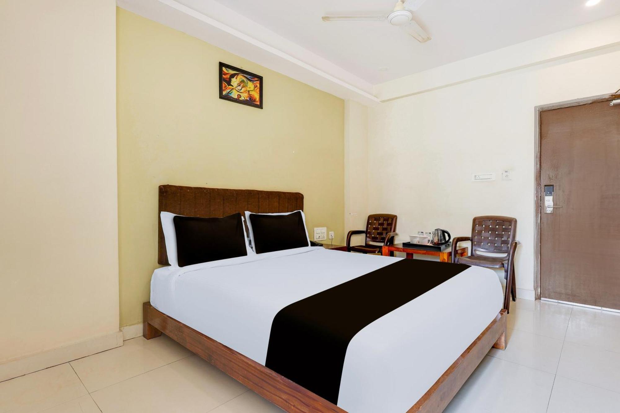 Super Townhouse Dwarka Nagar Near Ramatalkies Ξενοδοχείο Βιζαχαπατνάμ Εξωτερικό φωτογραφία
