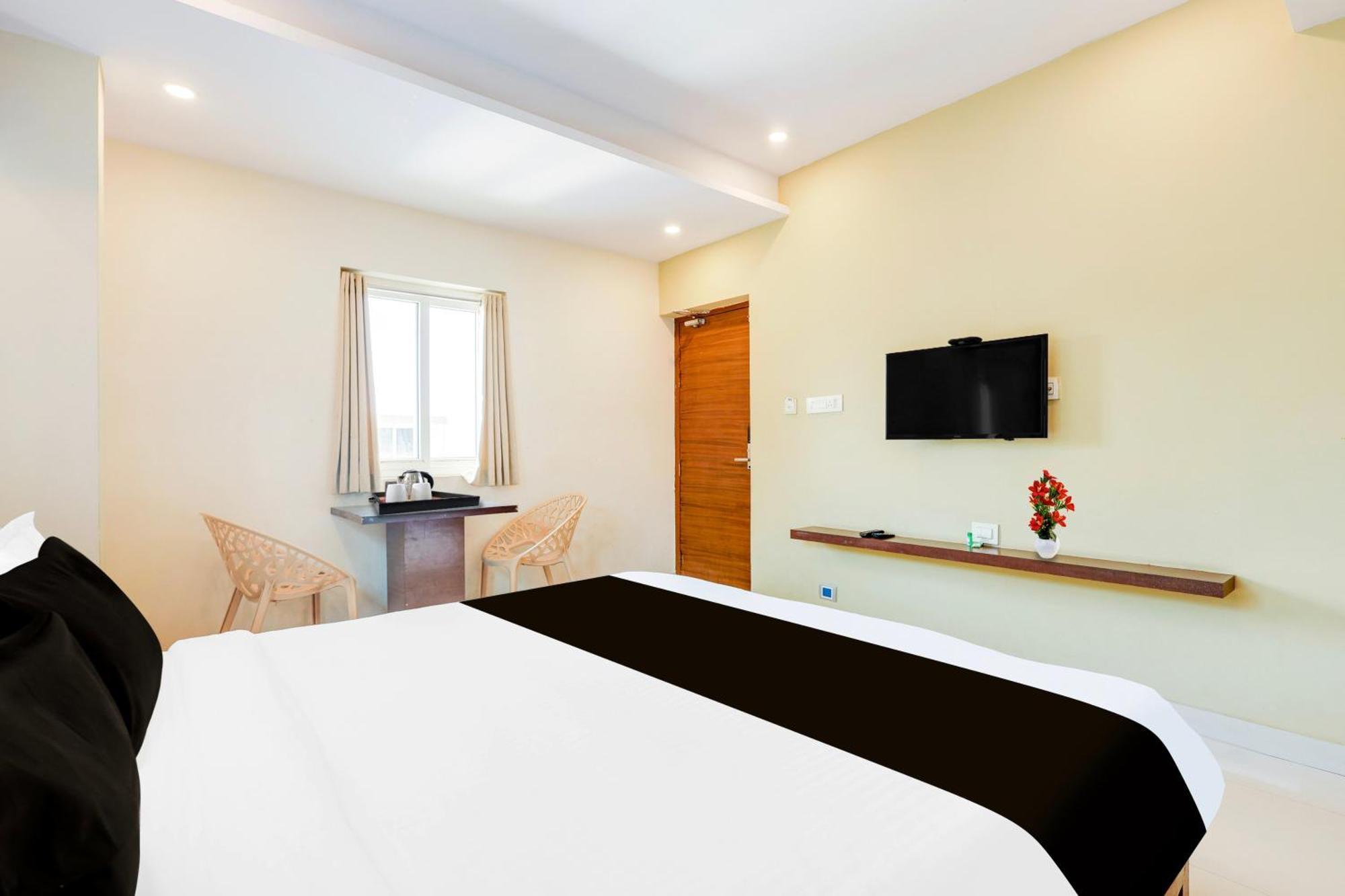 Super Townhouse Dwarka Nagar Near Ramatalkies Ξενοδοχείο Βιζαχαπατνάμ Εξωτερικό φωτογραφία